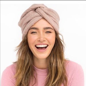 2/$10 on anything priced under $10!!! NWOT Summer & Rose knit Turban,dusty rose.